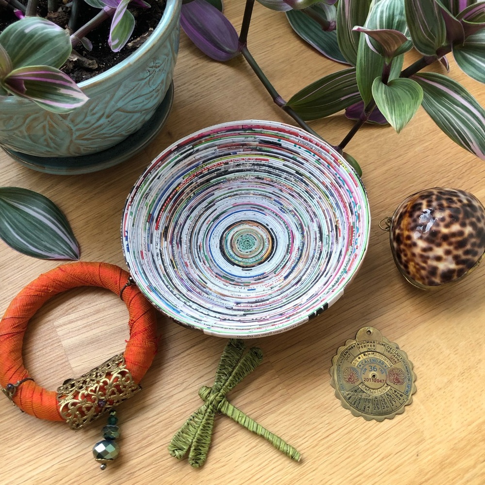Magpie Lot 🐦⬛ Collection of Trinkets & Treasures - Paper Bowl, Shell, Bangle +